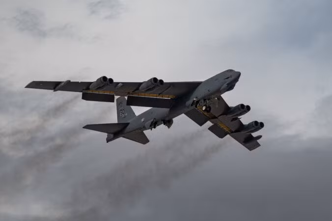 b-52-takeoff-676x450.jpg