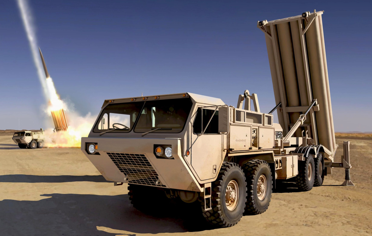 Mặc dù hệ thống Patriot đã nhiều lần chứng minh những thiếu sót nghiêm trọng trong quá khứ, trong khi hệ thống THAAD có những hạn chế về tính linh hoạt và chỉ được Quân đội Mỹ triển khai với số lượng rất hạn chế, thì hệ thống phòng thủ chống tên lửa AEGIS lại là một giải pháp thay thế hấp dẫn hơn nhiều. Ảnh: @ Army Recognition.