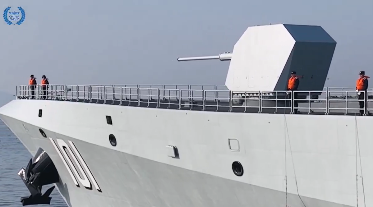 Tàu khu trục Type 055 có khả năng mang theo lượng trang thiết bị đáng kể và hoạt động trên biển trong thời gian dài hơn so với thế hệ tàu khu trục trước đó. Ảnh: @China_Navy.