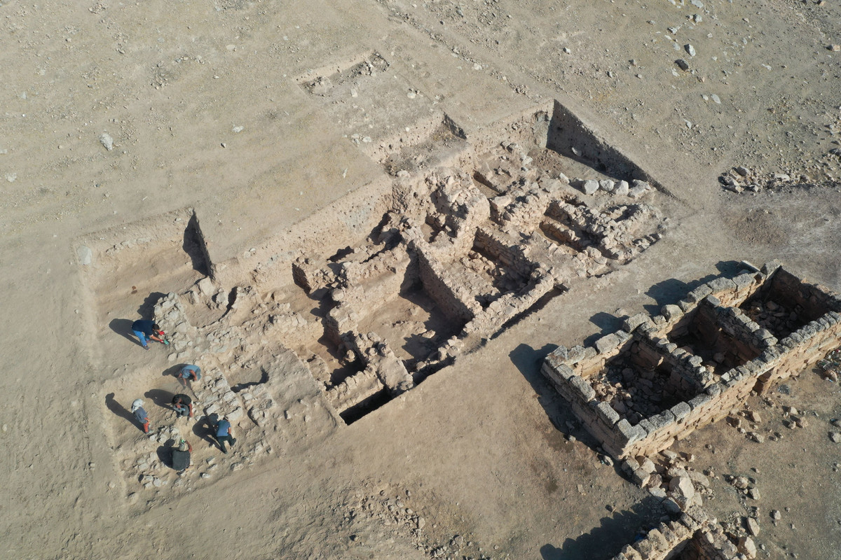 Tòa nhà cổ này nằm gần làng Yağmurlu thuộc quận Eyyübiye của tỉnh Şanlıurfa, bao gồm bảy phòng liền kề với các bức tường cao tới hai mét. Ảnh: @Tiến sĩ Süheyla İrem Mutlu.