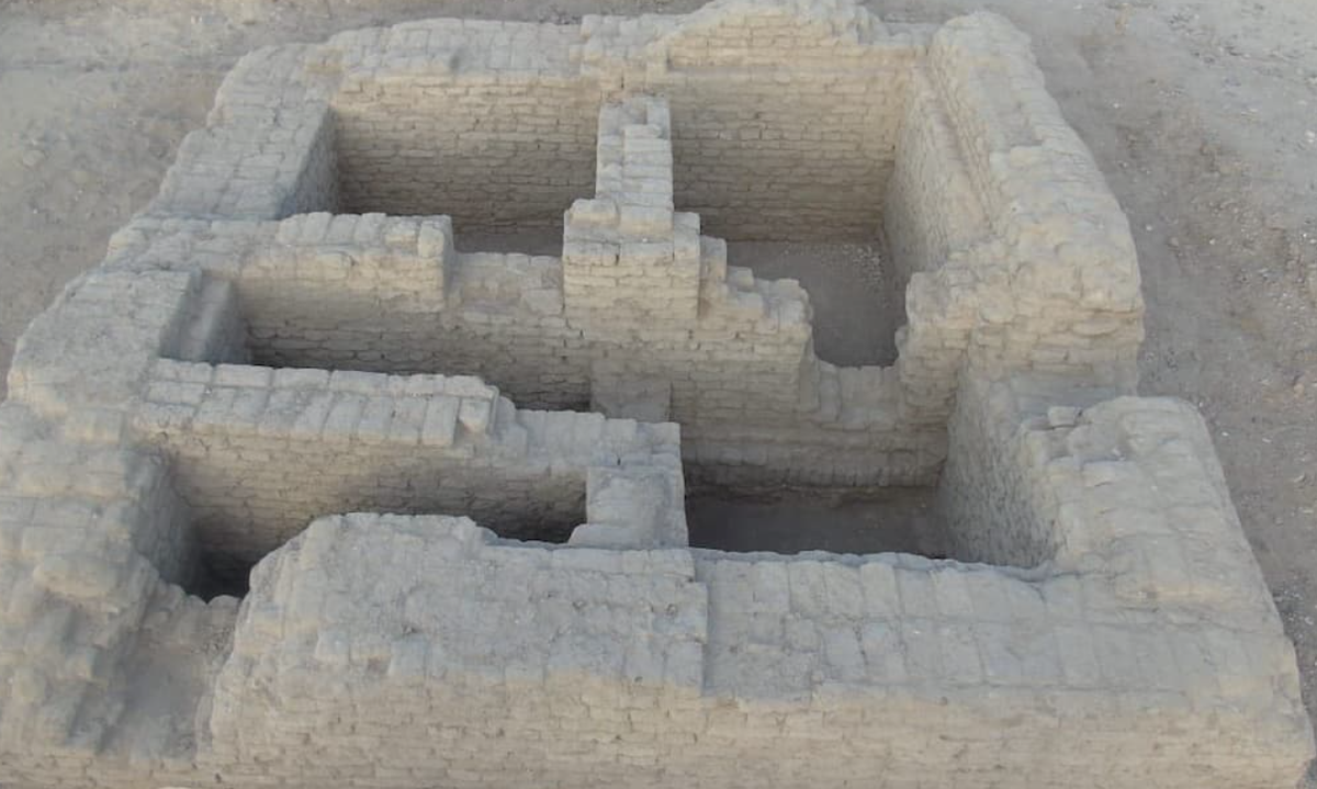 Một số không gian khác có cấu trúc hình bán nguyệt ở phía đông, chắc chắn được dành cho việc cầu nguyện và thờ cúng tập thể. Ảnh: @Hội đồng Cổ vật Tối cao Ai Cập.