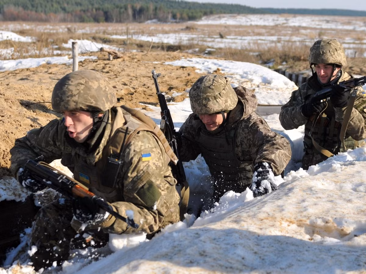 Những ngày gần đây, giao tranh tại Donbass diễn ra đặc biệt ác liệt. Các đơn vị Nga liên tục tiến công nhằm giành lại quyền kiểm soát các khu vực do Ukraine nắm giữ, trong khi những nỗ lực phản công của Ukraine không đạt kết quả và buộc phải rút khỏi một số vị trí.