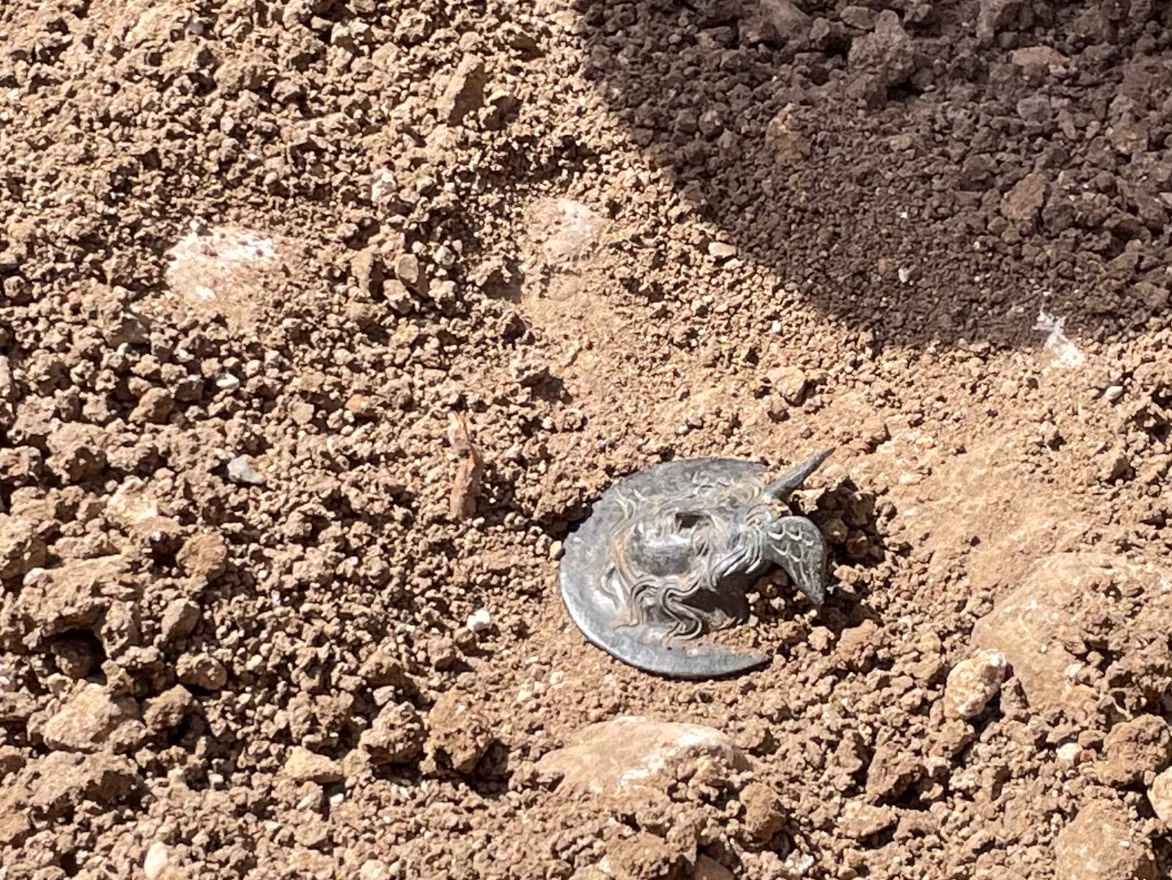 Huy chương này cũng được người lính La Mã đeo trên áo giáp trong nghi lễ quân đội. Ảnh: @Bảo tàng Adiyaman.