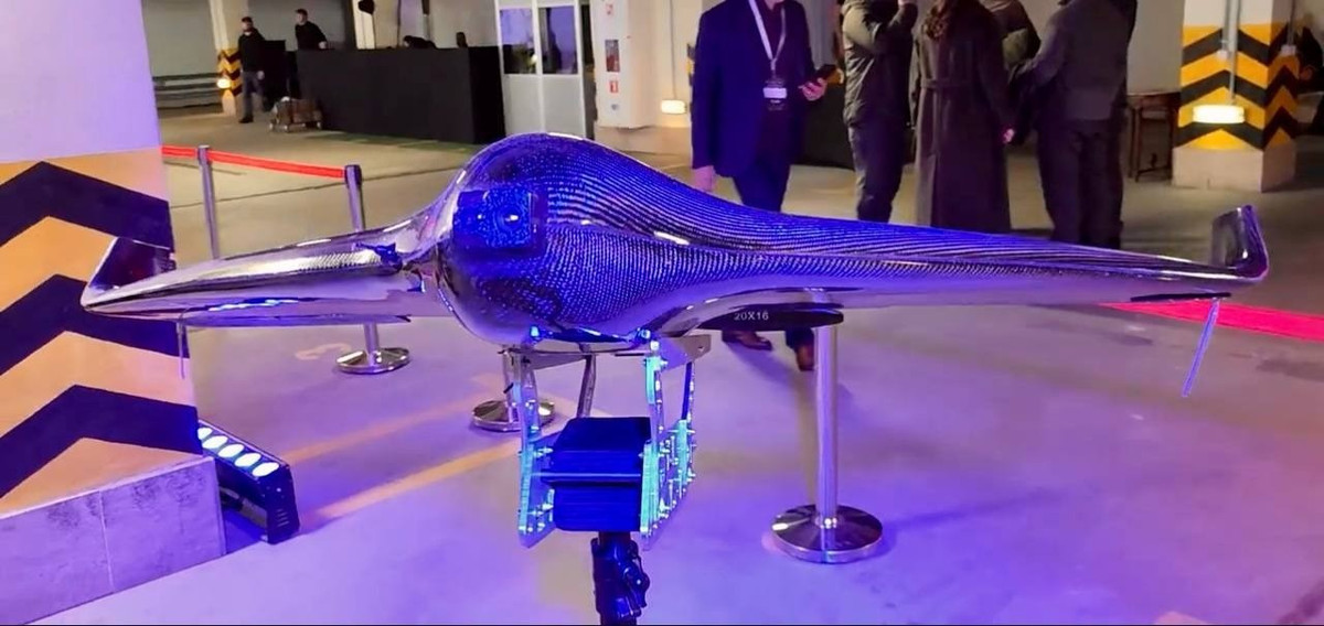 Đối với Kiev, ưu thế UAV từ Anh mang lại lợi thế chiến thuật rõ rệt: rút ngắn chu kỳ trinh sát - tấn công, giảm thương vong và gây áp lực lên hệ thống phòng thủ Nga. “Mỗi chiếc UAV là một viên đạn thông minh trên bầu trời”, một sĩ quan Ukraine nói.