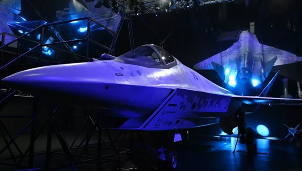 Cùng năm 2021, nó cũng đã được trưng bày tại Triển lãm Hàng không Dubai, đánh dấu lần đầu tiên phương tiện này được giới thiệu tại một địa điểm bên ngoài nước Nga. Ảnh: @Aviation Week.