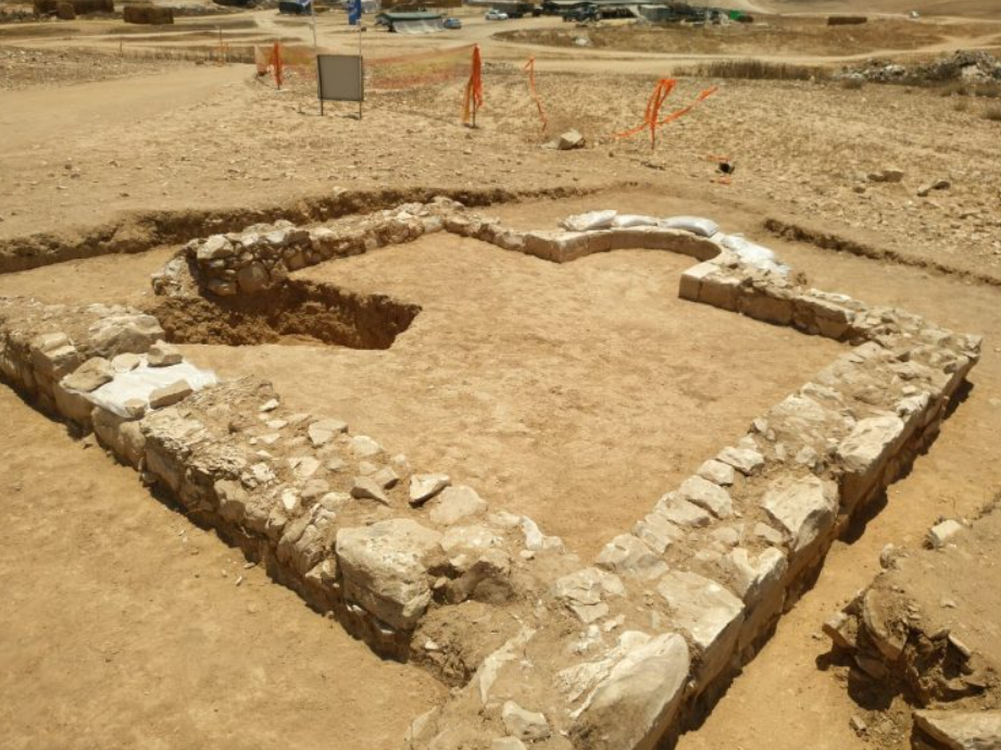 Tuy nhiên, thông qua các tàn tích, nhà thờ Hồi giáo này được phát hiện trông khá nhỏ. Có vẻ như nó phục vụ tín ngưỡng cho những người nông dân nhỏ lẻ từng sống trong khu vực vào thời điểm đó. Ảnh: @Cơ quan Cổ vật Israel.