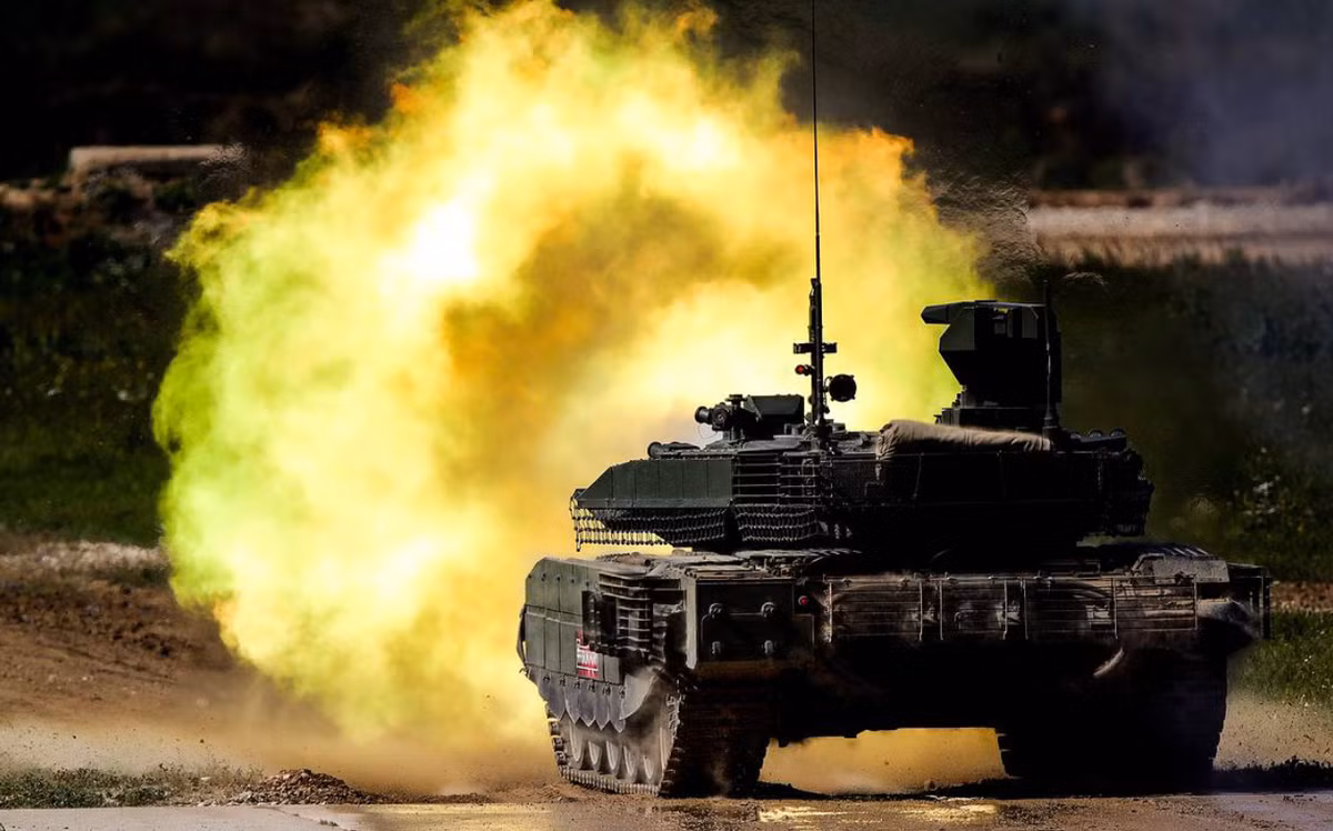 Bộ Tư lệnh Lực lượng Hệ thống Không người lái thuộc Lực lượng Vũ trang Ukraine nhấn mạnh rằng, đây là xe tăng hiện đại và đắt đỏ nhất của Lực lượng Vũ trang Nga. Nó được đưa vào biên chế năm 2020, với chi phí khoảng 4,5 triệu đô la. Ảnh: @Wikipedia.