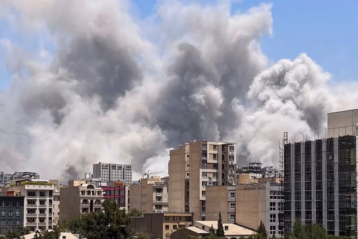 Israel Katz không cung cấp thêm thông tin chi tiết nào về cách Israel có thể hành động chống lại Iran - quốc gia trước đây luôn ủng hộ Hezbollah và phiến quân Houthi ở Yemen, cũng như Hamas, cùng nhiều nhóm khác vẫn tham gia vào các hoạt động quân sự đối đầu với Israel. Ảnh: @ Semafor.