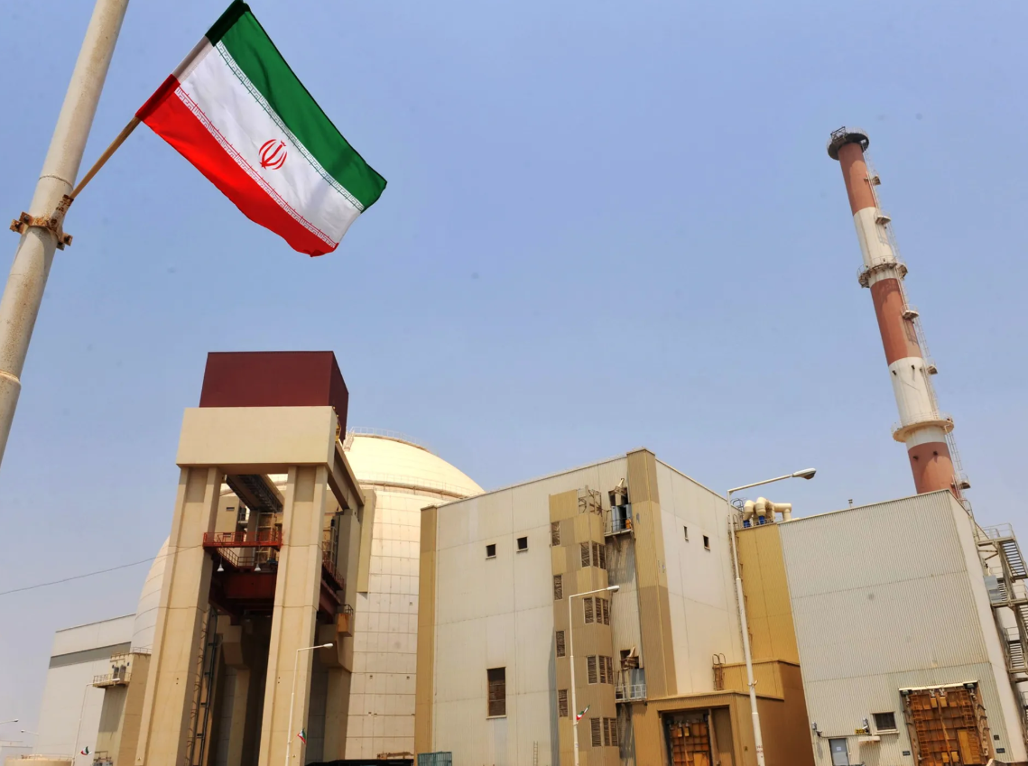 Kế hoạch thực thi này kêu gọi duy trì ưu thế trên không của Israel, ngăn chặn sự tiến bộ hạt nhân và sản xuất tên lửa, cũng như ngăn Iran hỗ trợ các hoạt động khủng bố chống lại Nhà nước Israel”, Bộ trưởng Quốc phòng Israel, Israel Katz tuyên bố trên mạng xã hội X. Ảnh: @ Al Jazeera.