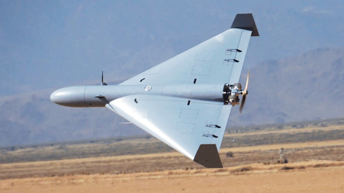 Căng thẳng tại Trung Đông leo thang, khi Mỹ triển khai loạt UAV cảm tử LUCAS, mô phỏng thiết kế Shahed‑136 của Iran, ngay sát vùng ảnh hưởng của Tehran. Động thái này cho thấy, Washington sẵn sàng đáp trả bằng sức mạnh công nghệ và số lượng lớn lên Iran, đặt quốc gia này vào thế phải đối phó với mối đe dọa UAV chưa từng có.