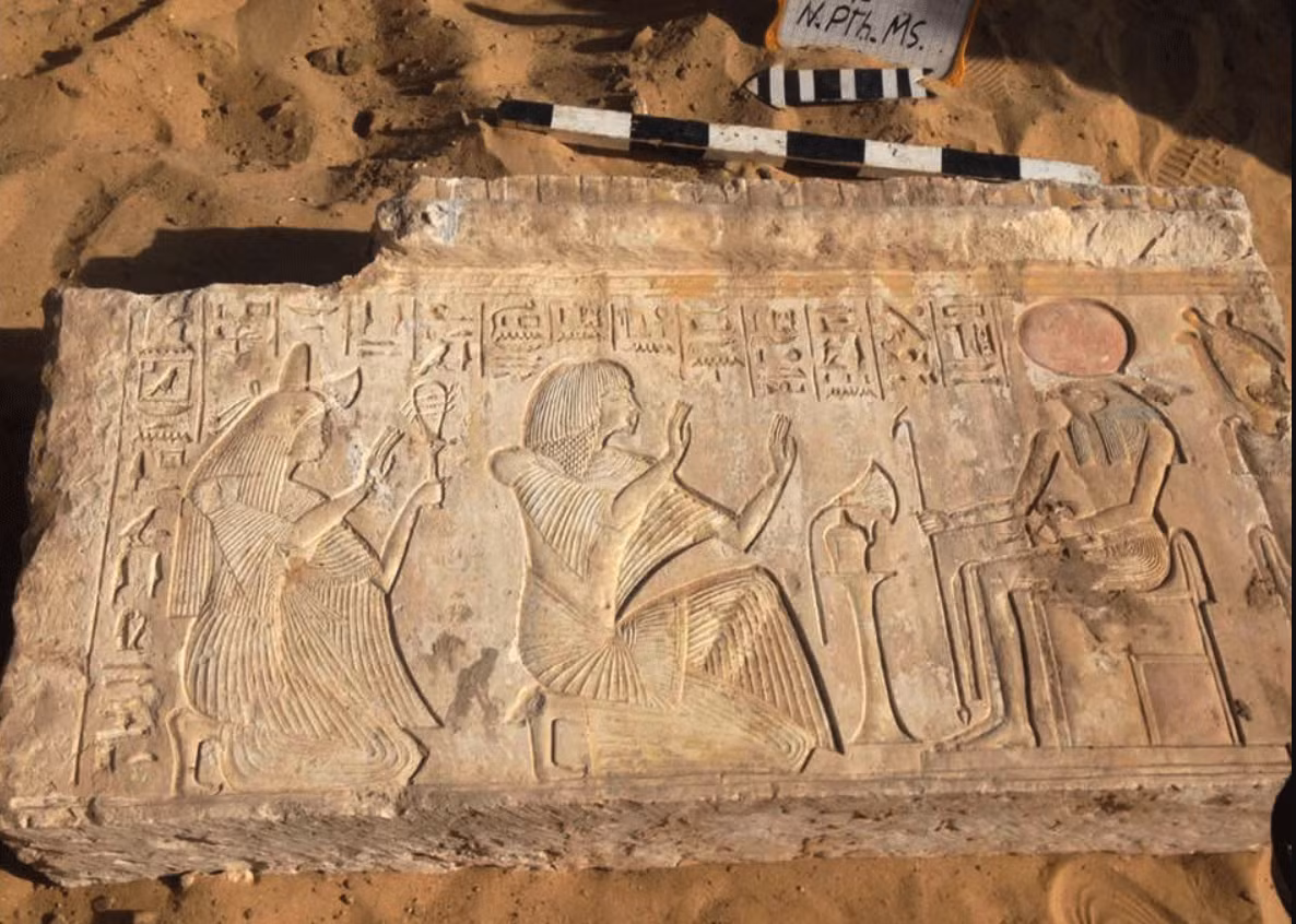 Lăng mộ của vị tướng Iwrkhy dường như mô phỏng theo phong cách của những lăng mộ đương thời trong khu vực, bao gồm một tiền sảnh, phòng tượng với mái vòm trát vữa liền kề. Ảnh: @Hội Đồng Cổ Vật Tối Cao Ai Cập.