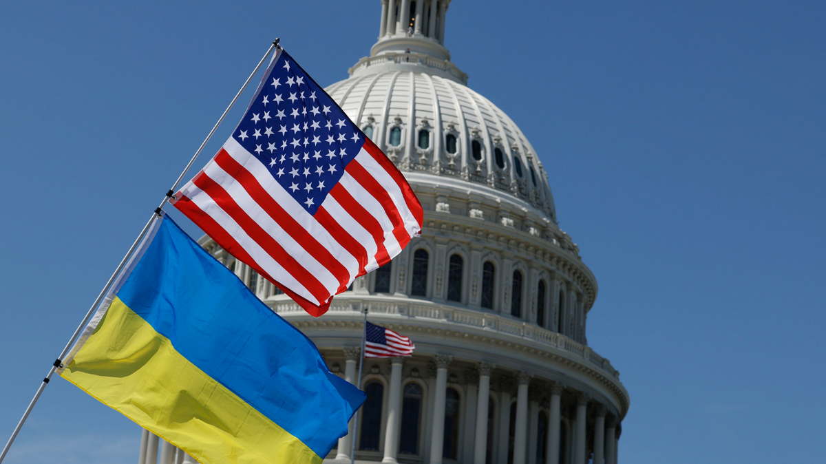 Mới đây, một lô hàng vũ khí quan trọng của Mỹ, dự kiến ​​chuyển đến Ukraine, hiện đang bị mắc kẹt trong các kho hàng của Ba Lan, sau quyết định dừng việc chuyển giao của Lầu Năm Góc. Ảnh: @ Defense News.