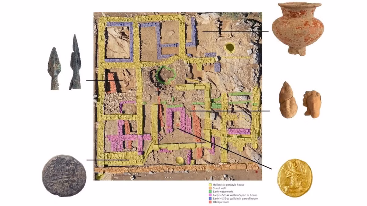 Vì vậy, các chuyên gia suy đoán rằng, một người lính như vậy có thể đã chôn toàn bộ tiền tiết kiệm cả đời của mình, tương đương với tiền lương trong nhiều năm, vào trong chiếc lọ trước khi tử trận. Ảnh: @Bảo tàng Khảo cổ học Ephesus.