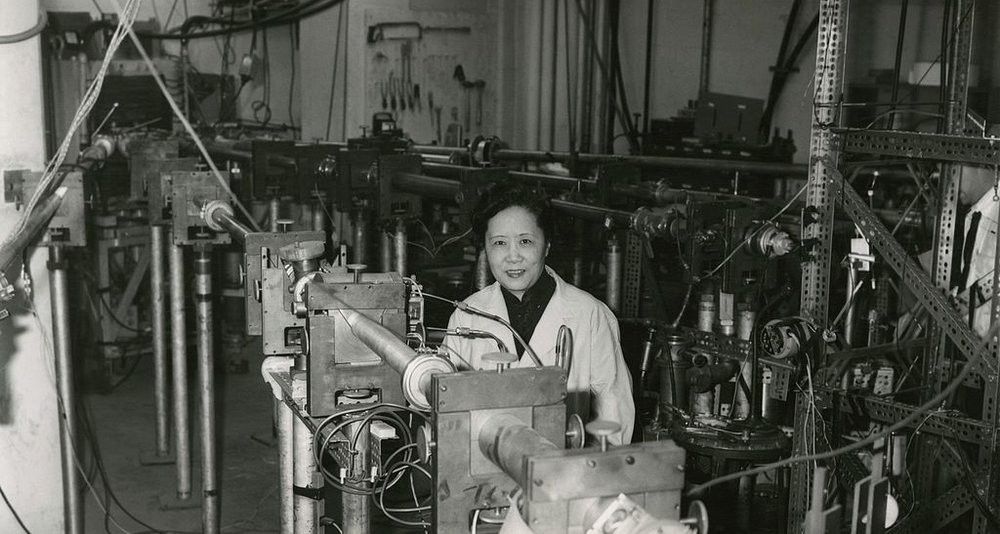 Sau khi rời Dự án Manhattan, Chien-Shiung Wu dành phần còn lại trong sự nghiệp của mình tại Khoa Vật lý ở Columbia, với tư cách là nhà thực nghiệm hàng đầu về phân rã beta và vật lý tương tác. Ảnh: @ Columbia Physics.