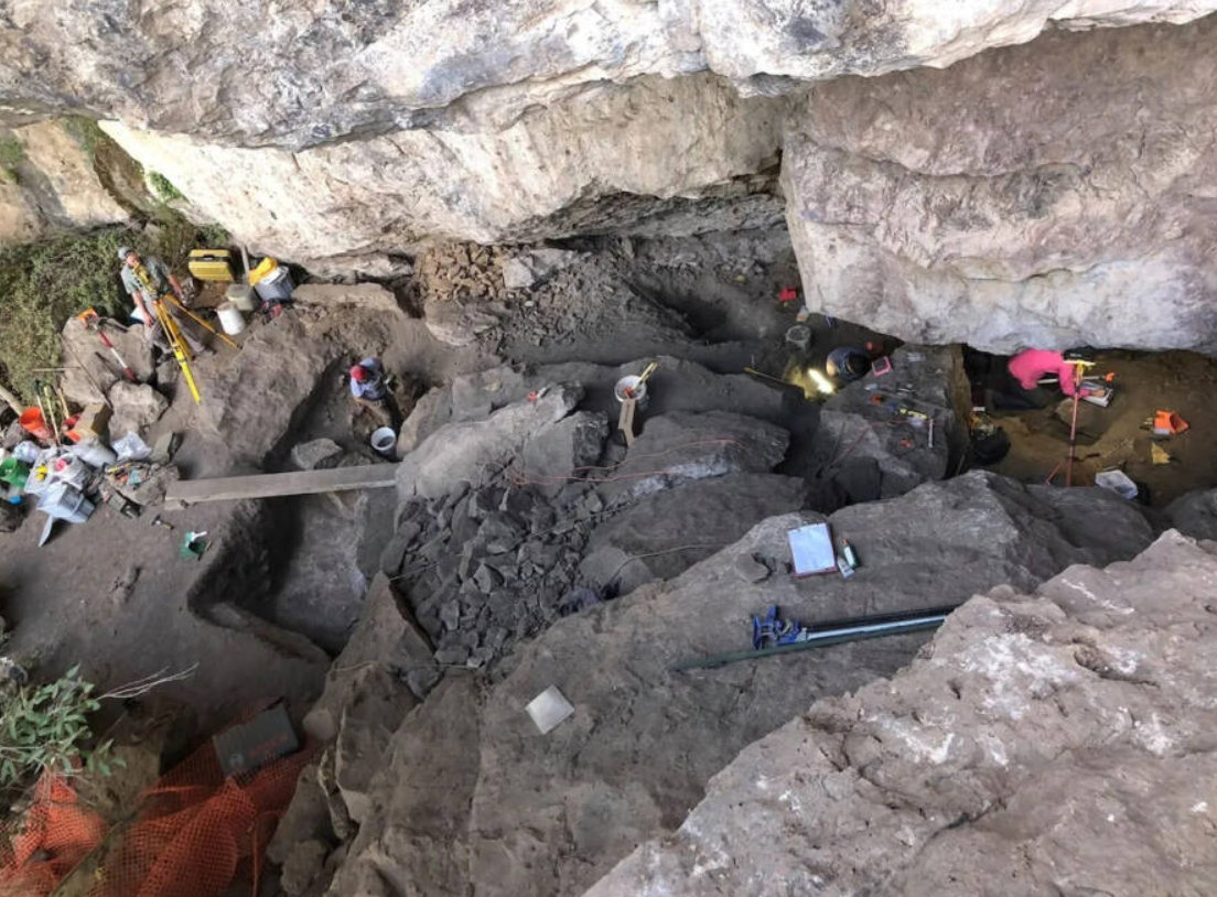 Sự đa dạng về hiện vật đã mang đến cho các chuyên gia cơ hội vô giá để nghiên cứu lối sống, chế độ ăn uống và hoạt động săn bắn của một nền văn hóa cổ đại ít được biết đến từng sinh sống trong khu vực này hàng nghìn năm trước. Ảnh: @Đại học Kansas.