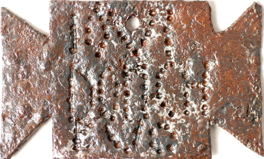 Nhóm khảo cổ giải thích đây là tàn tích của các bữa dâng lễ vật hiến tế lên cho các vị thần. Và phát hiện này mang đến cái nhìn hiếm hoi về đời sống tôn giáo ở rìa phía bắc của Đế chế La Mã cổ xưa. @Văn phòng Di tích Thành phố Frankfurt.