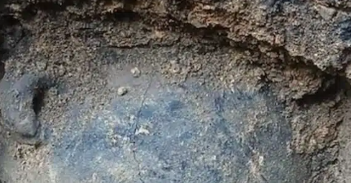 Nó sẽ được chuyển đến Bảo tàng Cộng đồng Xiutetelco để nghiên cứu chuyên sâu và phân tích thêm nhằm xác định thành phần ban đầu của nó. Ảnh: @ Viện Nhân chủng học và Lịch sử Quốc gia Mexico.