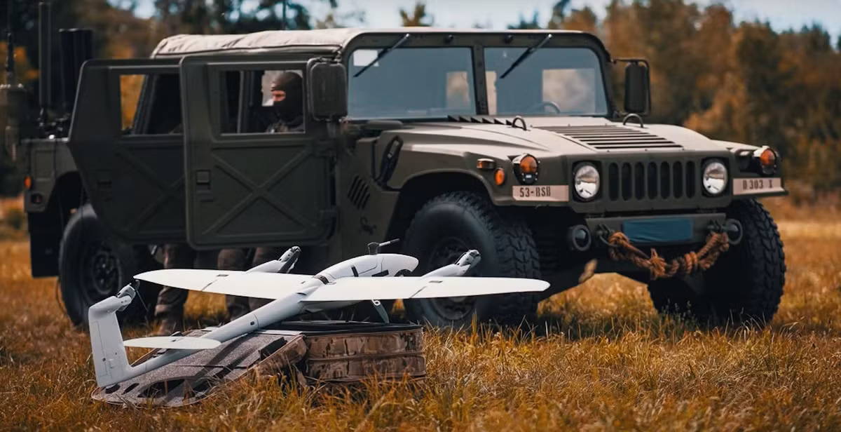 Được biết, Hệ thống UAV Vector do Đức thiết kế, do Quantum-Systems sản xuất, nó đã được sử dụng rộng rãi ở Ukraine cho các nhiệm vụ tình báo, giám sát và trinh sát. Ảnh: @Quantum-Systems.