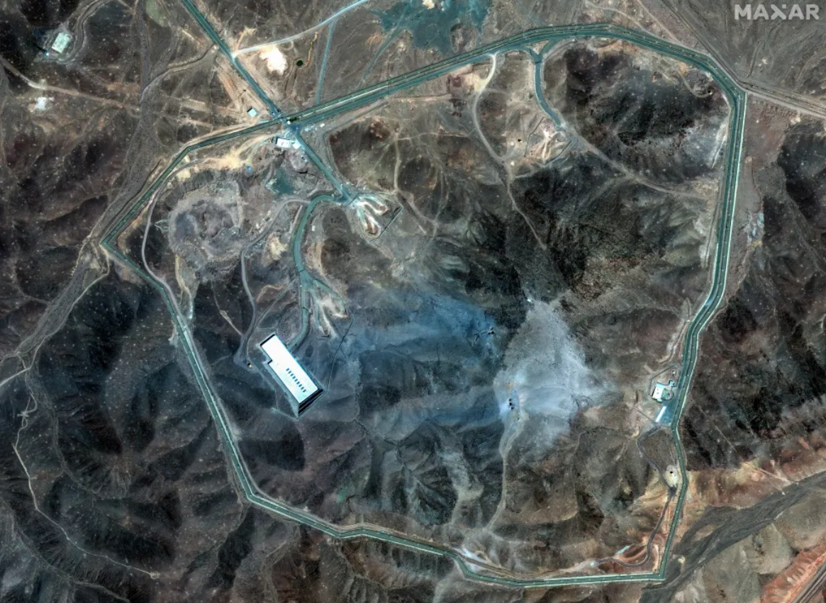 Bộ trưởng Quốc phòng Mỹ Pete Hegseth cho biết tại cuộc họp báo hôm nay rằng: "Nhiệm vụ này đã làm chậm lại một chương trình hạt nhân theo cách mà các tổng thống khác chỉ mơ ước". Ảnh: @Maxar.