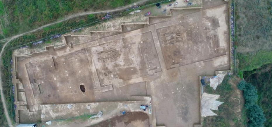 Đó là tàn tích của một tòa nhà hoàng gia, có niên đại từ thời nhà Tần (khoảng năm 221-207 Trước Công Nguyên). Ảnh: @Viện Nghiên cứu Khảo cổ học tỉnh Thiểm Tây.