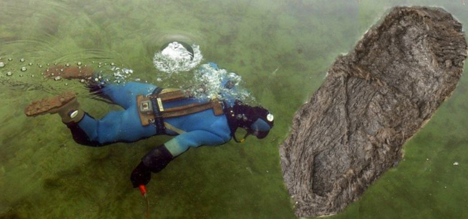 Đó là một chiếc giày được bảo tồn khá hoàn hảo dưới môi trường nước. Ảnh: @hãng tin SDA-ATS.