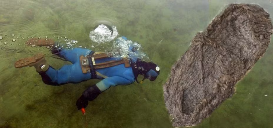 Đó là một chiếc giày được bảo tồn khá hoàn hảo dưới môi trường nước. Ảnh: @hãng tin SDA-ATS.