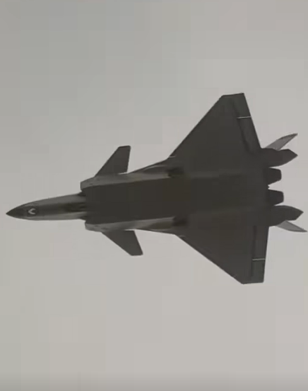 Cuối cùng, điều quan trọng không kém là việc tích hợp động cơ WS-15 mới không phải là nâng cấp duy nhất được thực hiện để tăng cường khả năng chiến đấu của J-20A. Ảnh: @RupprechtDeino.