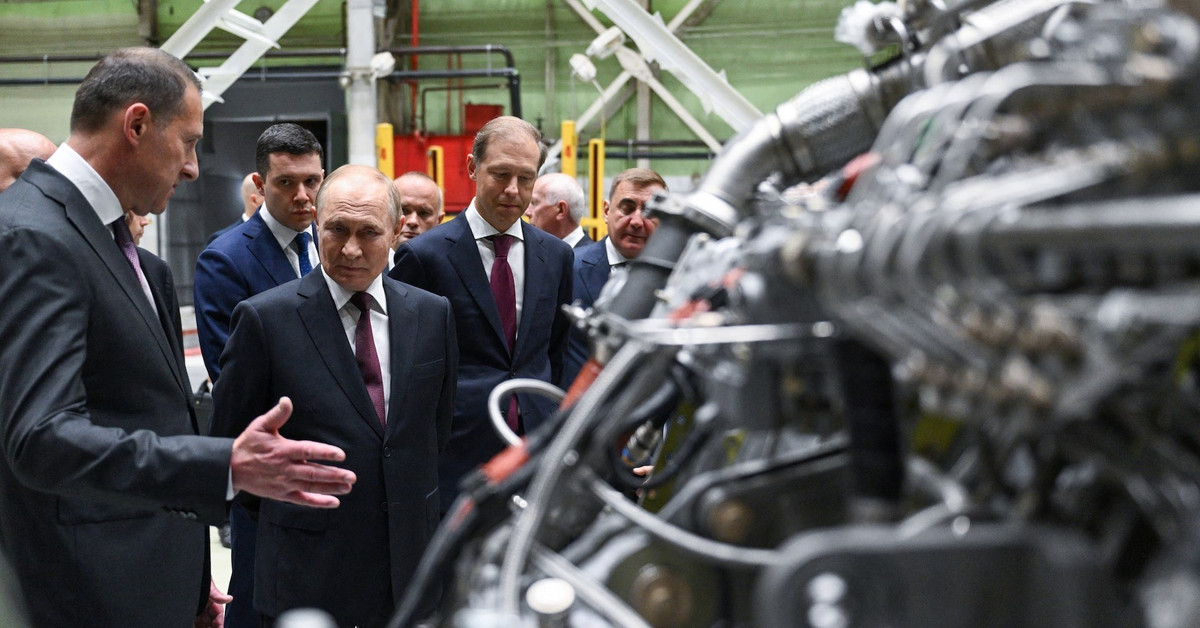 Ngày 5/9/2025, trong chuyến thăm thành phố Samara, Tổng thống Nga Vladimir Putin kêu gọi ngành công nghiệp hàng không vũ trụ tăng tốc phát triển động cơ tên lửa đẩy và động cơ máy bay tiên tiến. Ông nhấn mạnh đây là yếu tố then chốt để duy trì độc lập chiến lược và năng lực cạnh tranh toàn cầu, bất chấp các lệnh trừng phạt kéo dài từ năm 2022.