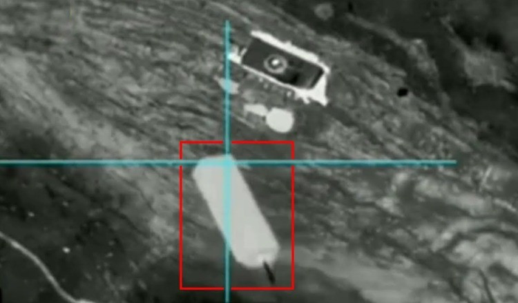 Một video lan truyền trên mạng xã hội cho thấy Shahed-136 dạng UAV cánh tam giác, thả mìn PTM-3 từ các hộp chứa gắn dưới thân. Mỗi hộp chứa một quả mìn được kích hoạt bằng thuốc nổ nhỏ. Cảnh quay ghi lại ít nhất hai phương tiện của Ukraine bị trúng mìn, cho thấy mức độ chính xác và hiệu quả tiềm năng của phương thức này.