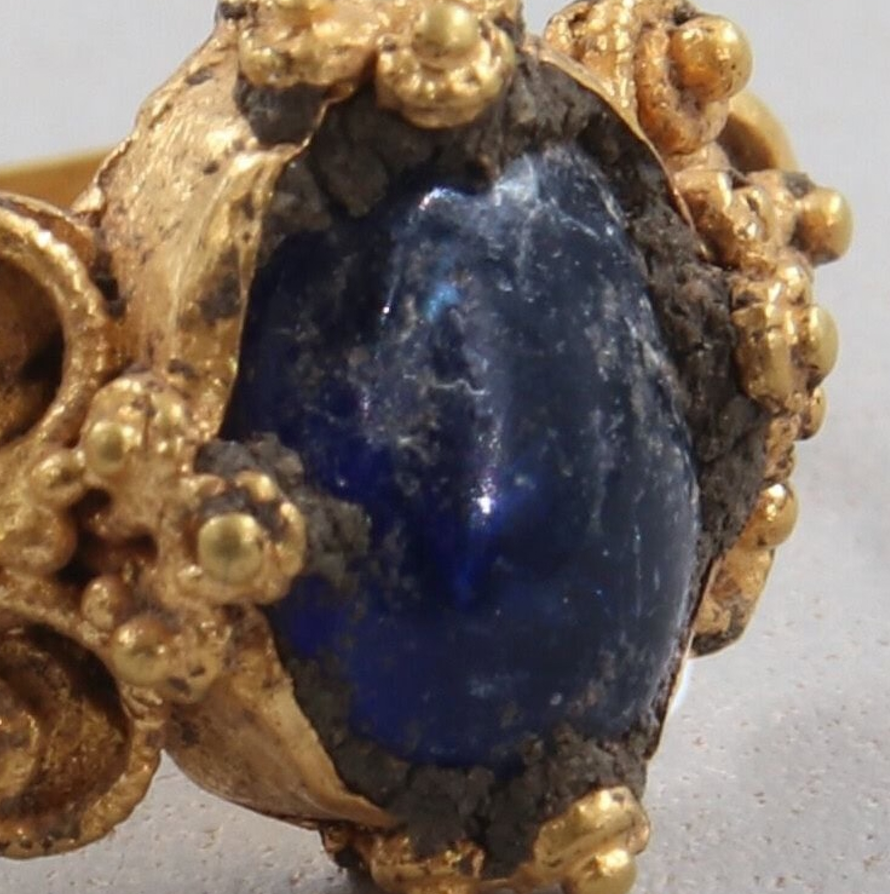 Hoàng gia, quý tộc và giáo sĩ cấp cao đều từng đến Tønsberg, họ là những người có đủ khả năng để mua những đồ trang sức đắt tiền như vậy. Ảnh: @Viện Nghiên cứu Di sản Văn hóa Na Uy.