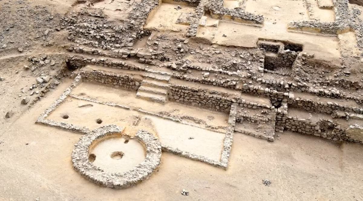 Bàn thờ lửa có đường kính khoảng 7 mét và trước nó là một sân hình chữ nhật dài 16 mét và rộng 8 mét. Có thể lên xuống khu vực bàn thờ lửa này bằng một cầu thang. Ảnh: @Bộ Văn hóa Peru.