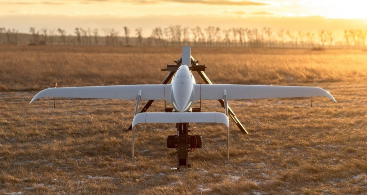 Mới đây, Nhà phát triển máy bay không người lái Raybird của Ukraine, Skyeton, đã hợp tác với công ty công nghệ quốc phòng Harmattan AI của Pháp để nâng cấp máy bay không người lái (UAV) Raybird bằng trí tuệ nhân tạo (AI) tiên tiến và các cảm biến cấp quân sự. Ảnh: @Skyeton.