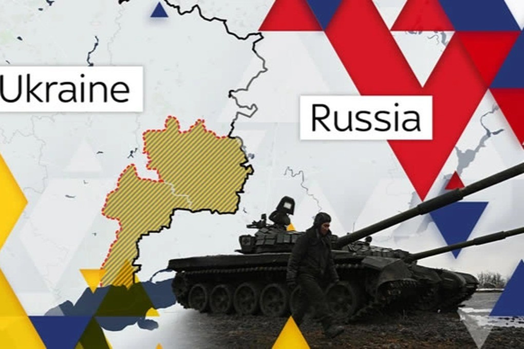 Ảnh vệ tinh cho thấy hàng loạt điểm đào cách đều quanh vòng tròn, có thể để dựng cột ăng-ten. Từ trung tâm tỏa ra dấu vết đường cáp ngầm, cùng chốt kiểm soát, tường bao và ít nhất sáu vòng tròn đồng tâm - tất cả đều mang dáng dấp của một cơ sở quân sự nhạy cảm.