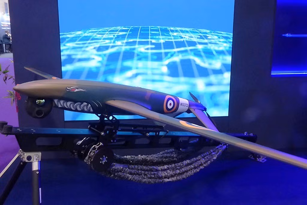 Đặc biệt, UAV đánh chặn Octopus được xem là “lá chắn mới” trước các Shahed cảm tử mà Nga phóng hàng nghìn chiếc mỗi tháng. Hệ thống này tích hợp trí tuệ nhân tạo, có thể phát hiện và khóa mục tiêu trong vài giây, cung cấp lớp phòng thủ chi phí thấp nhưng cực kỳ linh hoạt trên chiến trường UAV tốc độ cao.