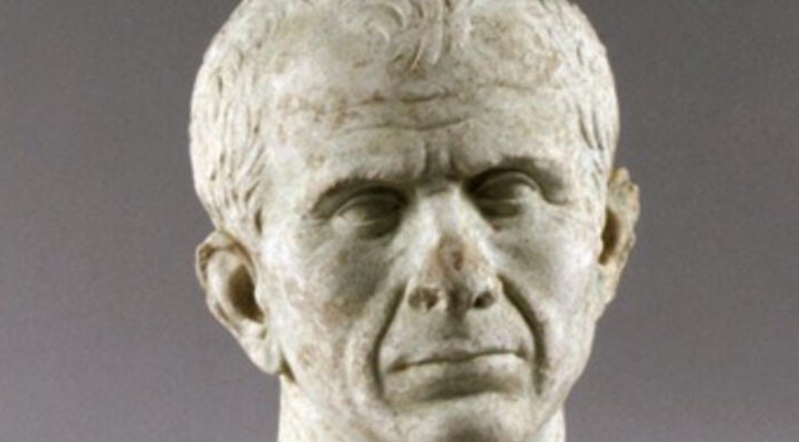 Trong những năm trước, các nhà khảo cổ đã khai quật được một chiếc thuyền cổ, một bức tượng bán thân bằng đá cẩm thạch kích thước người thật của Julius Caesar, và một lô tiền xu khác. Ảnh: @Lionel ROUX_CCJ-(CNRS-AMU).