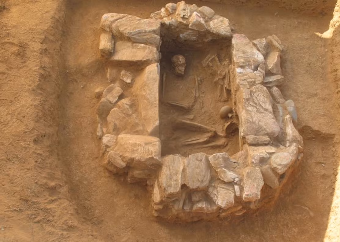 Các nhà nghiên cứu tin rằng, chúng được chế tác đặc biệt cho mục đích tang lễ, những vật phẩm mang tính biểu tượng còn mang ý nghĩa cho thế giới bên kia chứ không phải cho cuộc sống thực tại. Ảnh: @Vassiliki Adrimi-Sismani.