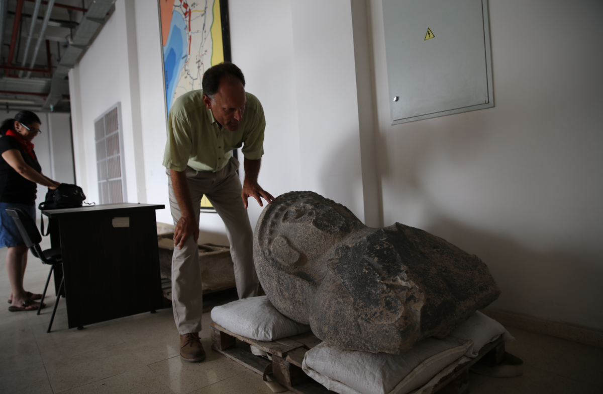 Đó là một bức tượng nữ có niên đại từ thế kỷ thứ 9 Trước Công Nguyên. Ảnh: @Đại học Toronto.