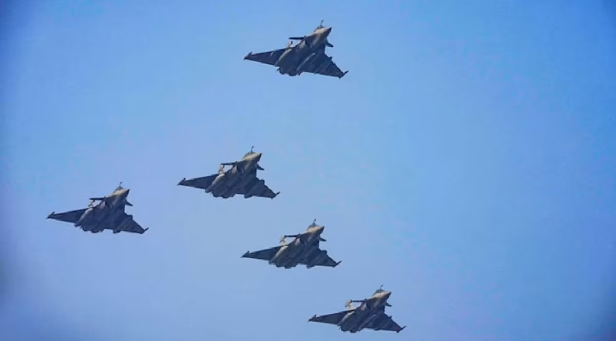 Theo hãng thông tấn nhà nước ANTARA, đợt giao hàng đầu tiên sẽ bao gồm ba chiếc Rafale trong khoảng từ tháng 2 đến tháng 3, và ba chiếc tiếp theo sẽ được bàn giao trong ba tháng kế tiếp — cho thấy cam kết ngày càng mạnh mẽ của Indonesia trong việc tăng cường năng lực tác chiến đa nhiệm của không quân. Ảnh: PTI