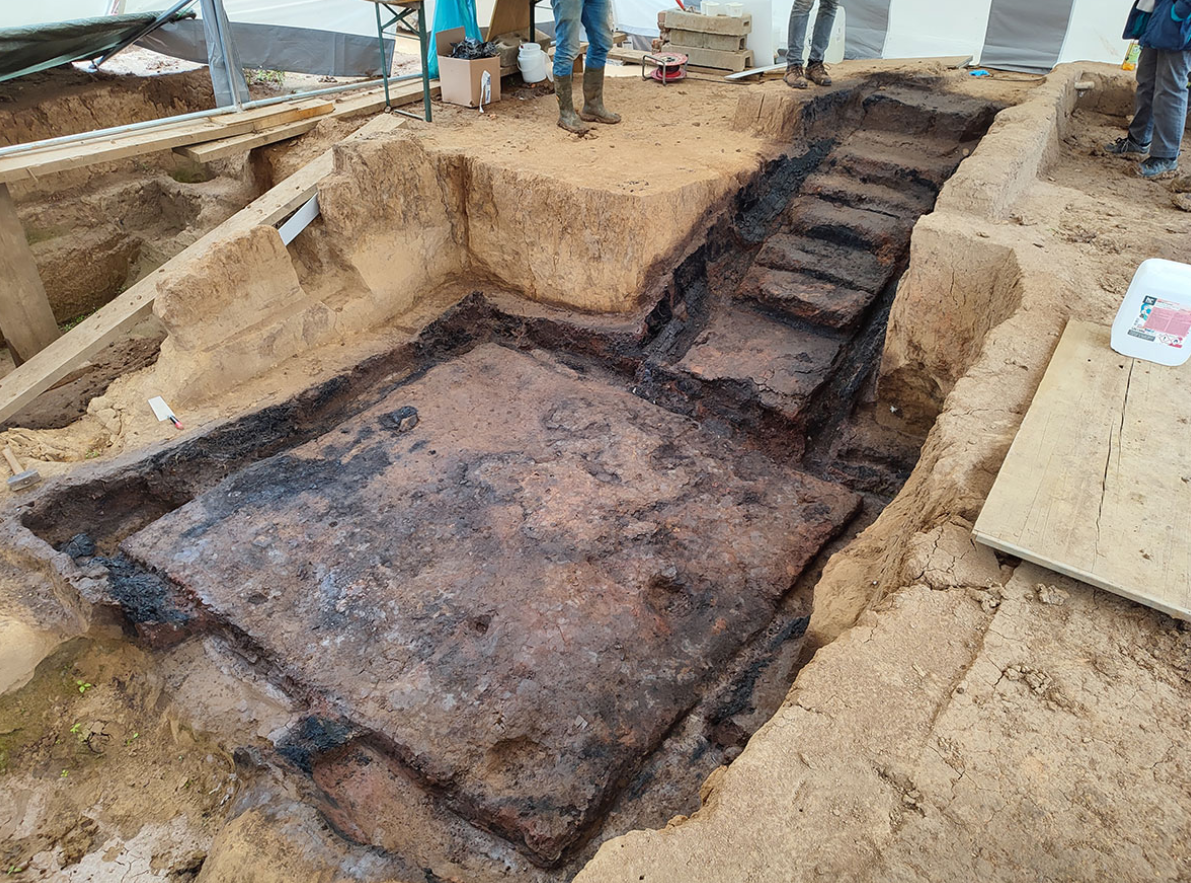 Đó là tàn tích một khu vực thờ cúng rộng lớn có tường bao quanh của Đế chế La Mã cổ đại. Ảnh: @Văn phòng Di tích Thành phố Frankfurt.