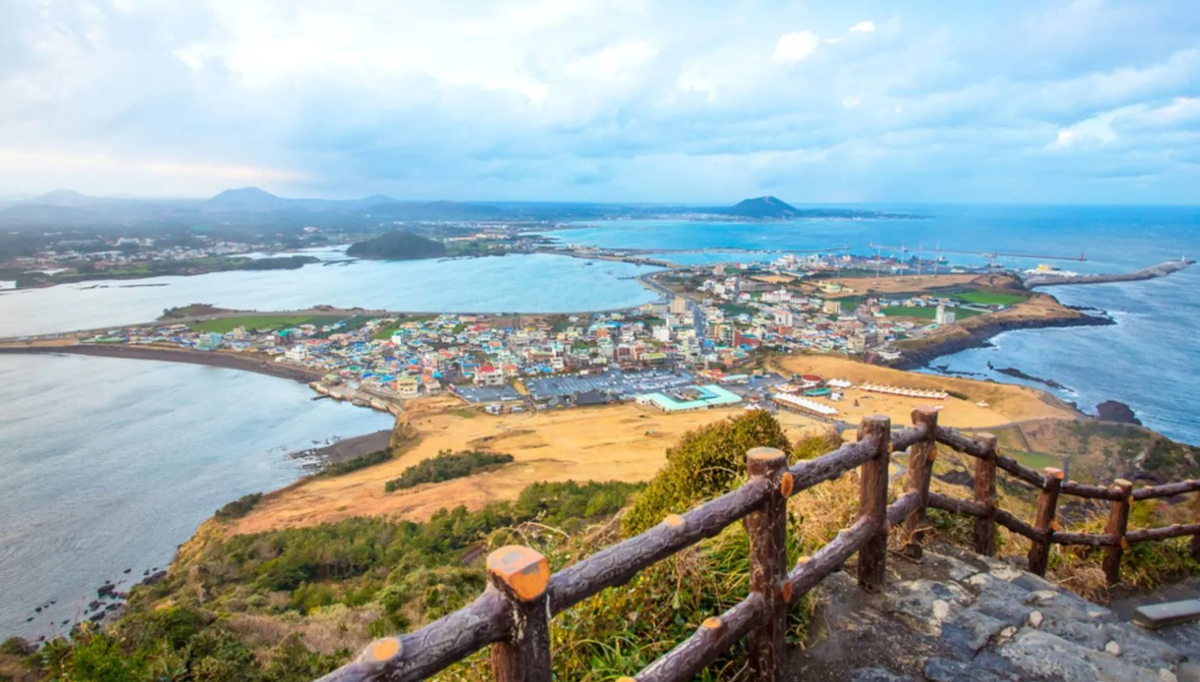 Trên vùng biển phía tây của Hàn Quốc, các chuyên gia đến từ Viện Nghiên cứu Di sản Văn hóa Hàng hải Quốc gia Hàn Quốc bất ngờ tìm thấy hàng loạt vật thể cổ xưa kỳ lạ. Ảnh: @Viện Nghiên cứu Di sản Văn hóa Hàng hải Quốc gia Hàn Quốc.