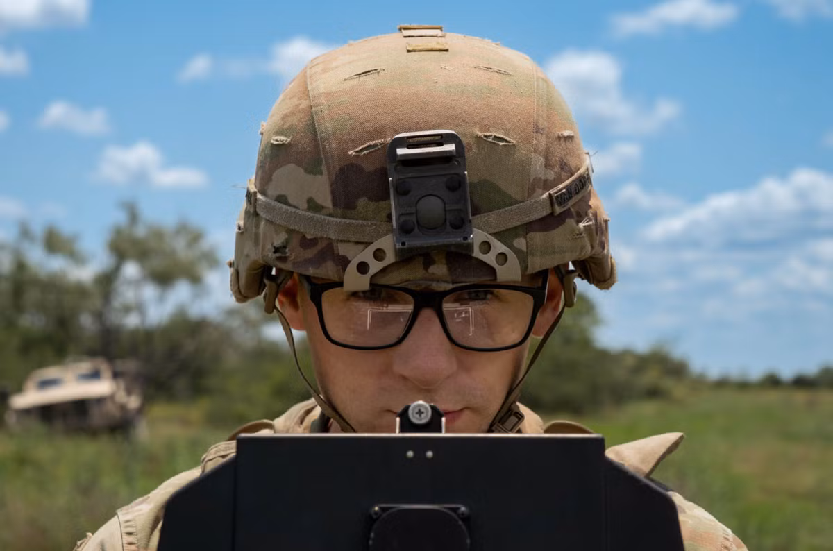 Máy bay không người lái này có phạm vi kết nối không dây lên đến 10 km, thời gian bay trung bình 35 phút và được bảo vệ an ninh mạng thông qua mã hóa không dây AES-256. Ảnh: @David Dumas.