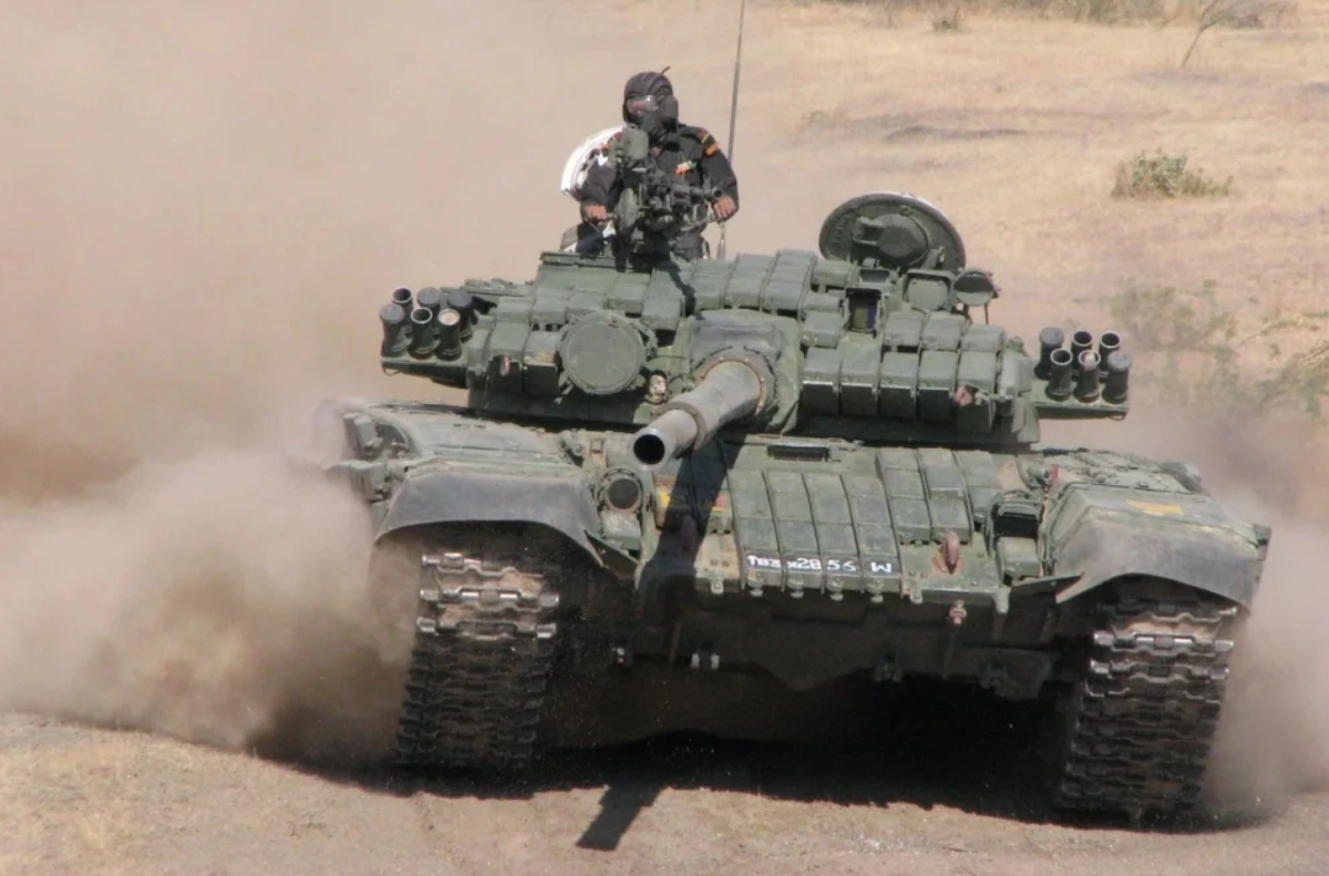 Hiện tại, các dòng xe tăng cũ hơn của Ba lan đang được chuyển giao nhanh chóng cho Quân đội Ukraine, và Ukraine đang phụ thuộc rất nhiều vào chúng để bù đắp cho những tổn thất phải chịu trong các cuộc giao tranh đang diễn ra với các lực lượng Nga9. Việc ký kết thỏa thuận mới diễn ra mà vẫn đảm bảo rằng, tốc độ Ba Lan giao xe tăng cũ cho Ukraine vẫn sẽ được duy trì. Ảnh: @ CZDEFENCE.