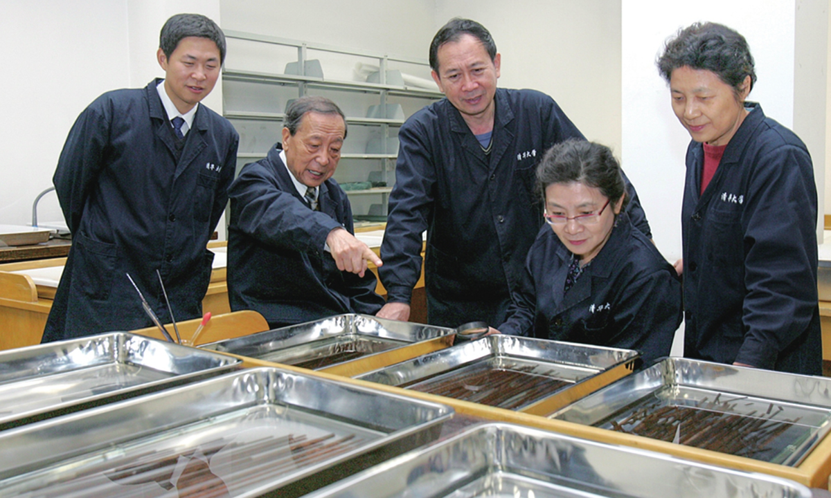 Những thẻ tre này có niên đại từ năm 475 Trước Công Nguyên đến năm 221 Trước Công Nguyên, chứa đựng những ghi chép có hệ thống cho thấy sự hiểu biết tinh tế của cư dân cổ xưa về sinh lý, hành vi và việc chăm sóc ngựa. Ảnh: @Tbatb.