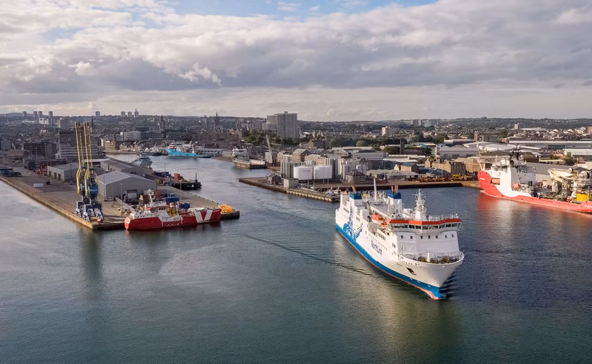 Khi tiến hành khai quật tại thành phố cảng Aberdeen ở đông bắc Scotland, các chuyên gia đến từ Bảo Tàng Quốc Gia Scotland bất ngờ tìm thấy di tích chôn cất cổ xưa kỳ lạ. Ảnh: @Bảo Tàng Quốc Gia Scotland.