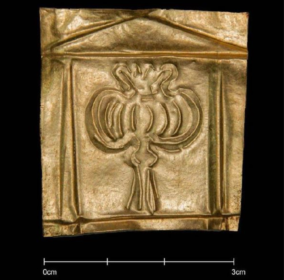 Bức vẽ cuối mô tả hạt anh túc được đặt bên trong ngôi đền, nhưng nhóm chuyên gia chưa hiểu rõ biểu tượng này tượng trưng cho điều gì. Ảnh: @Bộ Cổ Vật Ai Cập.