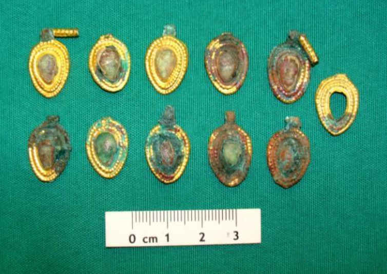 Hay nói rõ hơn, những món trang sức này có niên đại từ cuối Thời Kỳ Đồ Đồng. Ảnh: @Bảo Tàng Cộng Hòa Azerbaijan.