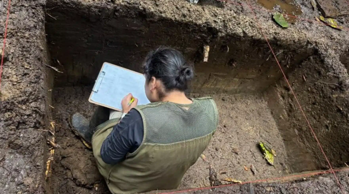 Địa điểm này còn có các cấu trúc hình tròn và hình chữ nhật được kết nối với nhau bằng một mạng lưới đường cổ, được gọi là calzadas. Ảnh: @Viện Di sản Đô thị Ecuador.