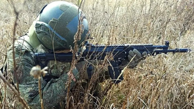 Cuối tuần qua, Lực lượng vũ trang Nga bất ngờ tung đòn đánh mới tại vùng Sumy, làm rung chuyển thế trận vốn tương đối ổn định trên mặt trận phía bắc Ukraine. Theo các nguồn tin từ phía Ukraine, phòng tuyến của chính quyền Kiev đã nhanh chóng rạn nứt và bị xuyên thủng chỉ trong thời gian ngắn.