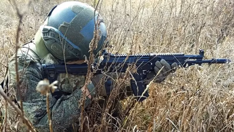 Cuối tuần qua, Lực lượng vũ trang Nga bất ngờ tung đòn đánh mới tại vùng Sumy, làm rung chuyển thế trận vốn tương đối ổn định trên mặt trận phía bắc Ukraine. Theo các nguồn tin từ phía Ukraine, phòng tuyến của chính quyền Kiev đã nhanh chóng rạn nứt và bị xuyên thủng chỉ trong thời gian ngắn.