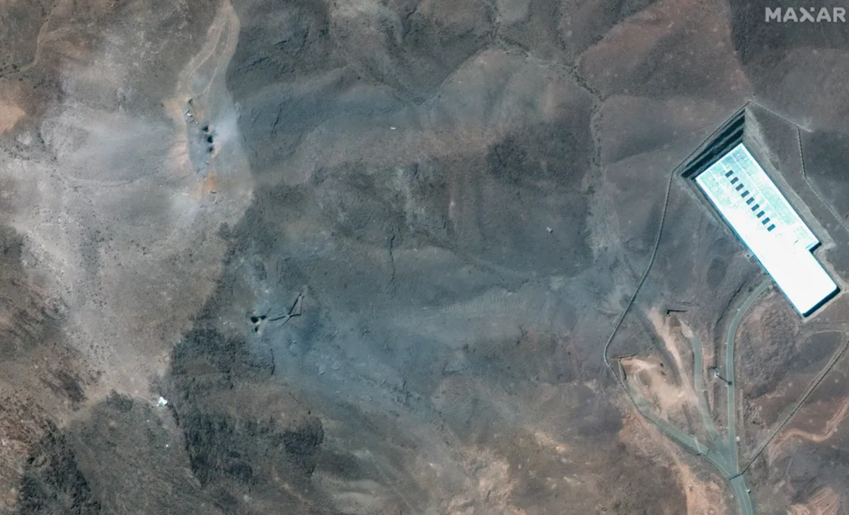 Ông cũng đã nhắc lại các tuyên bố đưa ra của Cơ quan Tình báo Trung ương (CIA) và Ủy ban Năng lượng Nguyên tử Israel (IAEC) rằng, Fordow đã bị phá hủy về mặt chức năng và sẽ cần nỗ lực đáng kể để xây dựng lại. “Tất nhiên, Cơ quan Tình báo Trung ương (CIA), cộng đồng tình báo, sẽ tiếp tục theo dõi những gì Iran làm và chú ý đến điều đó”, Hegseth nói thêm. Ảnh: @Maxar.
